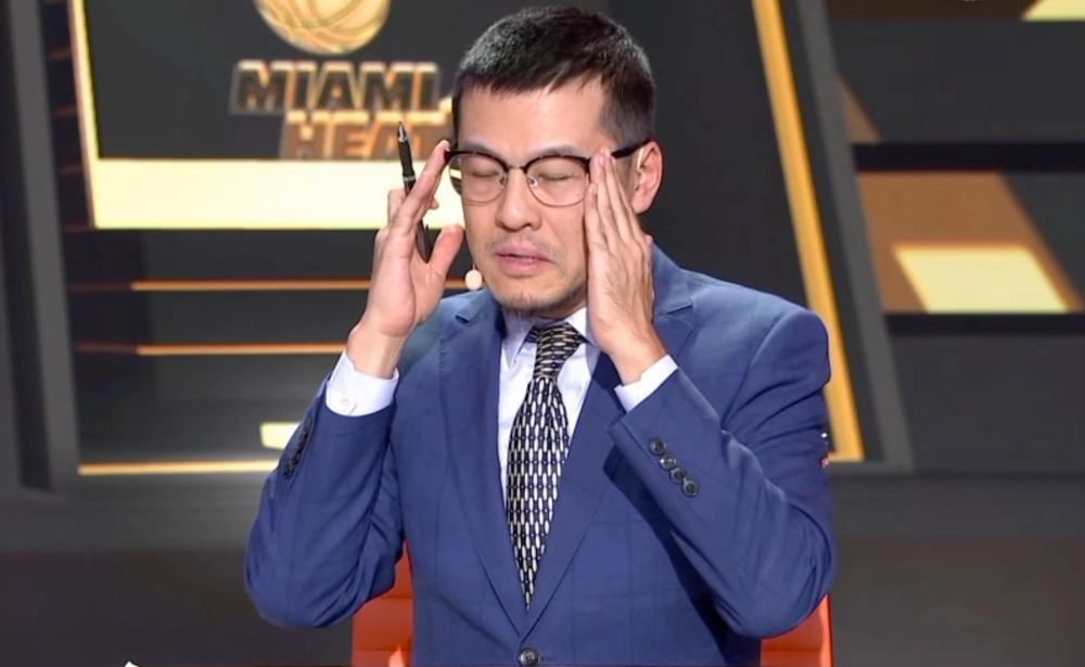 在线三级av